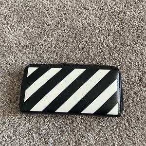 Off-white wallet
